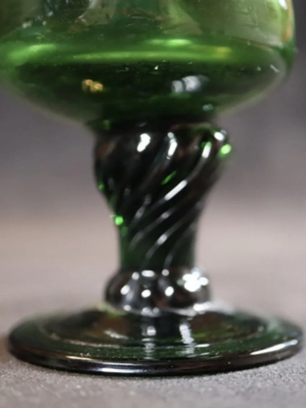 Vintage Hand-Blown Emerald Green Footed Ruffled Lip 8" Vase - Picture 2 of 6
